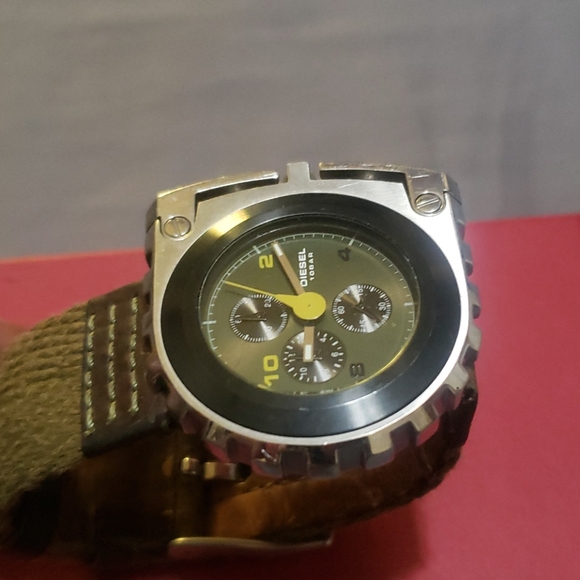 Authentic Diesel Watch ⌚ 👌 - Picture 5 of 11